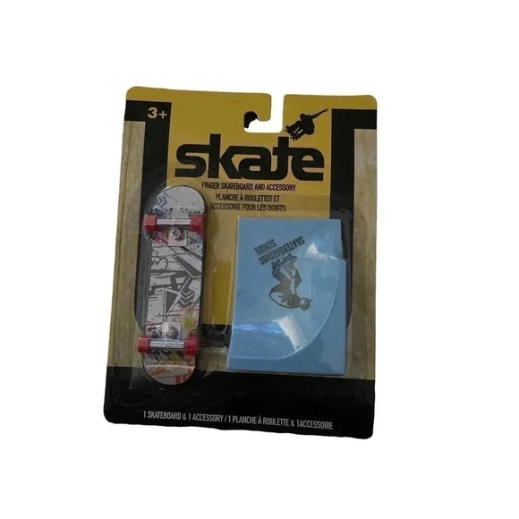 Combo Pack Set Skate Finger Skateboard and Accessory Skate Park Ramp Tricks Toy - Picture 1 of 2